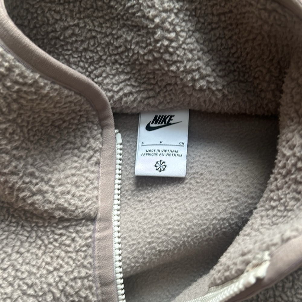 Nike jacket - Picture 2 of 3
